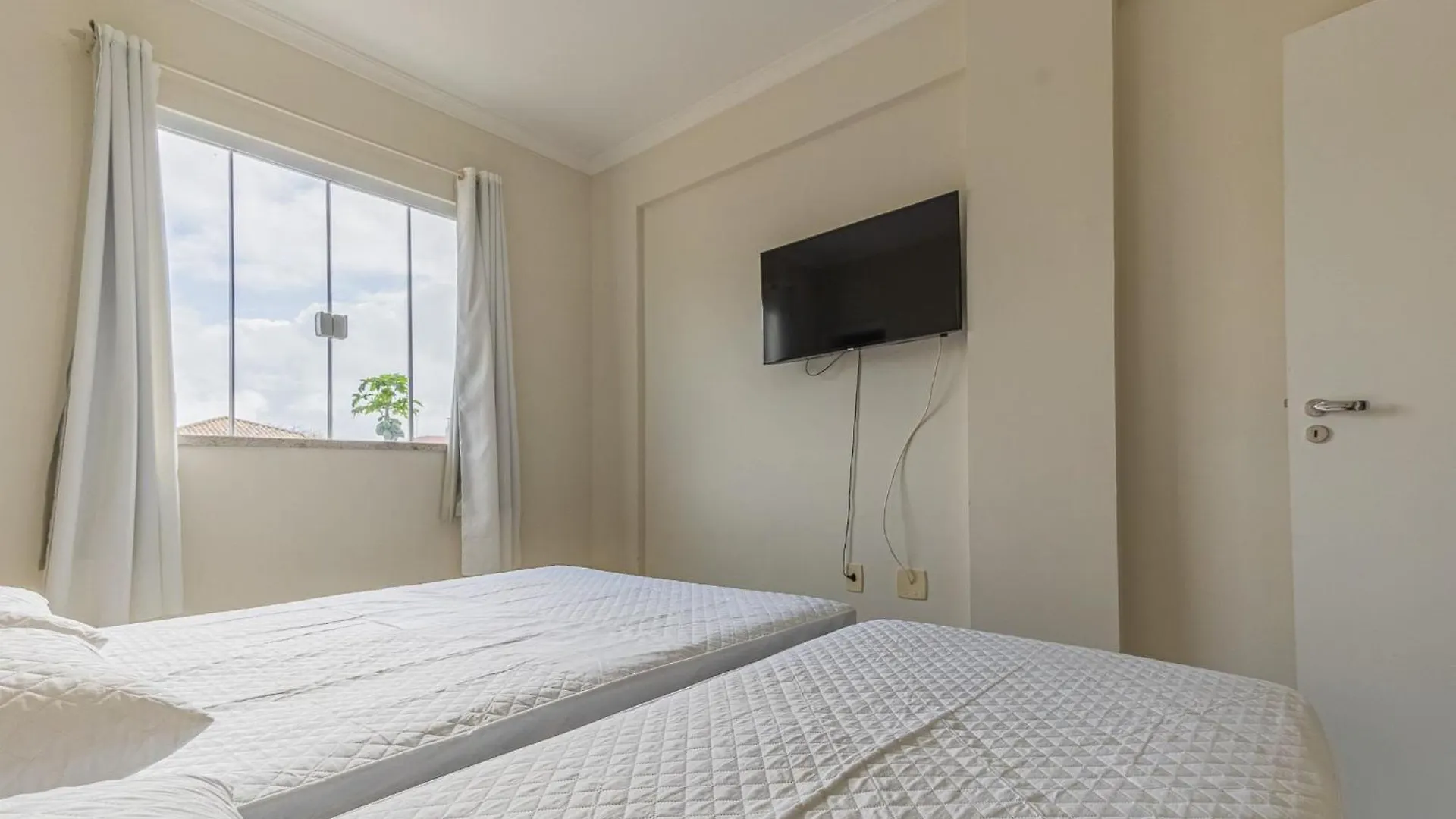 Apartamento 3 Quartos A 80M Mar| Bombas/Sc Bombinhas 0*,
