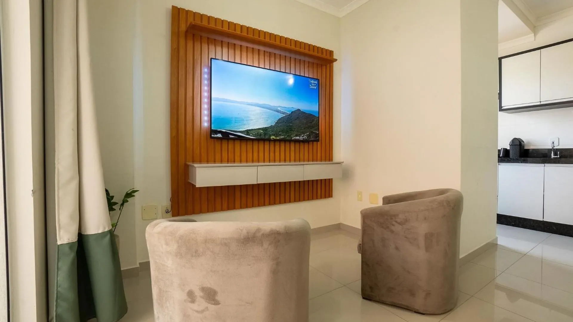 Apartamento 3 Quartos A 80M Mar| Bombas/Sc Bombinhas 0*,